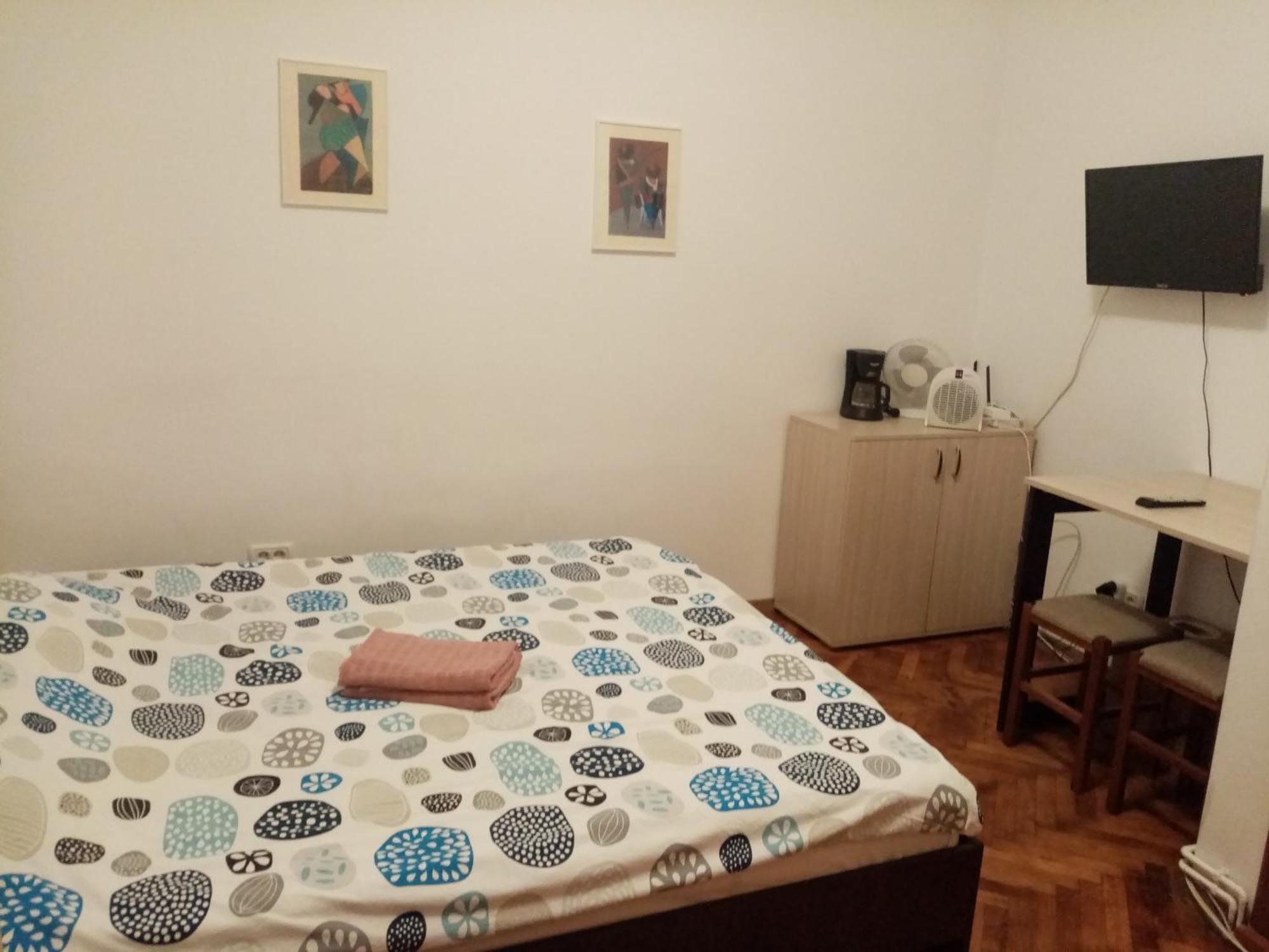 Central Studio In Historic Center Брашов Екстер'єр фото