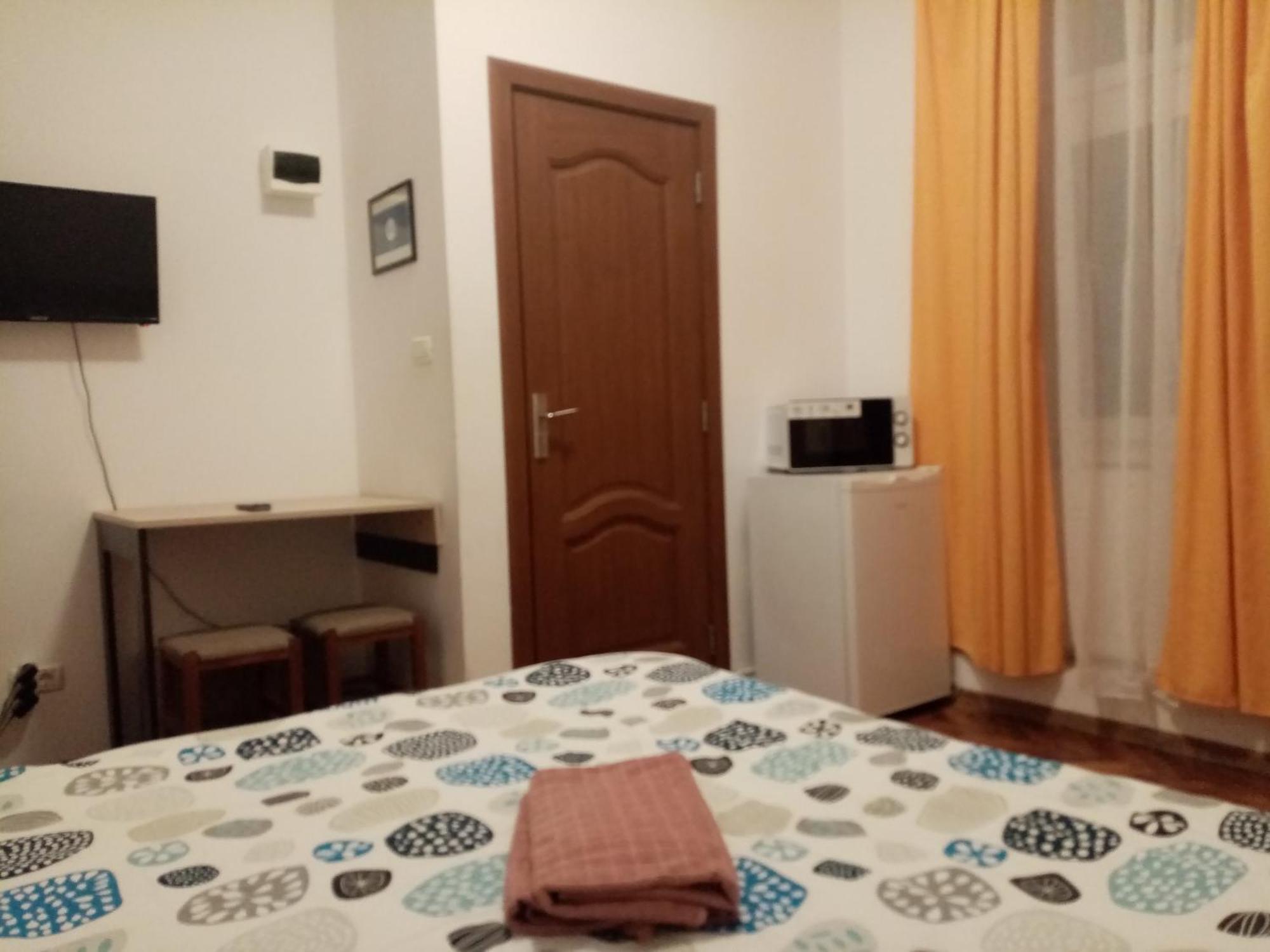 Central Studio In Historic Center Брашов Екстер'єр фото