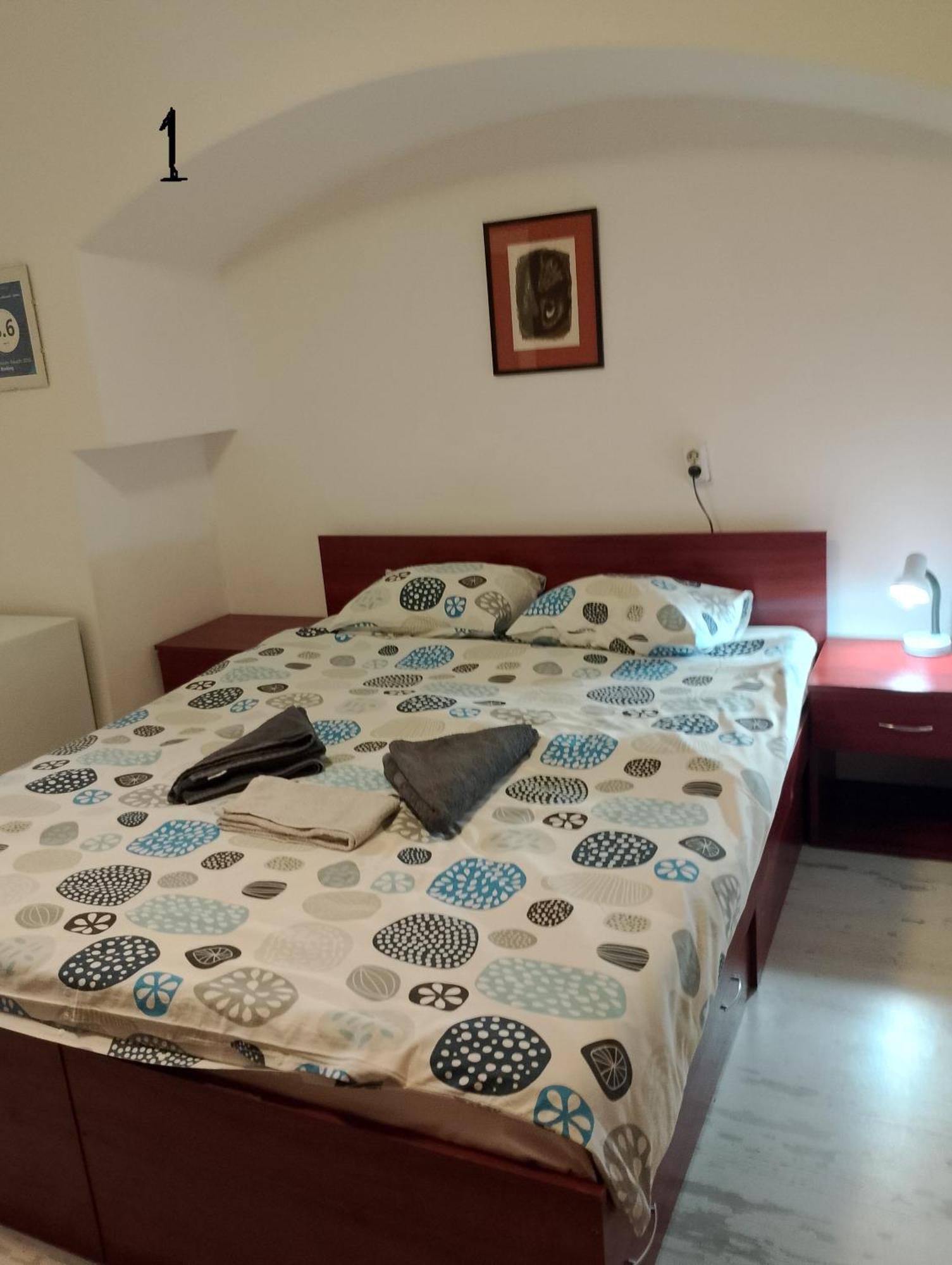 Central Studio In Historic Center Брашов Екстер'єр фото